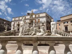 Fontana Pretoria, la "Piazza della Vergogna" a Palermo, con la sua storia e le sue statue.